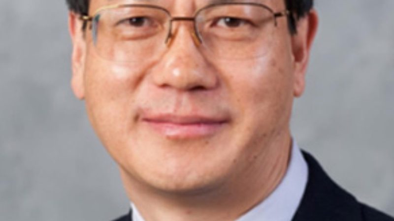 将收集到的参数进行对比，重点关注以下几个方面：